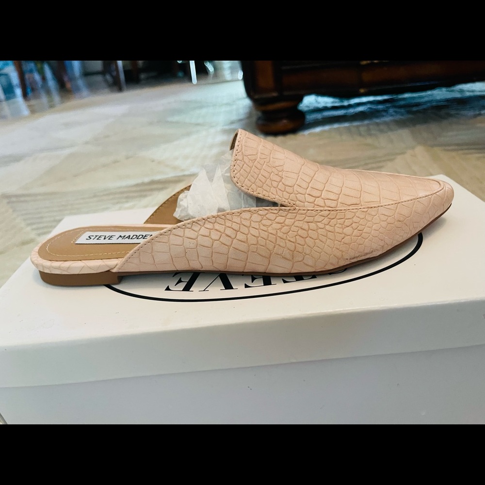 Steve Madden Women’s flats